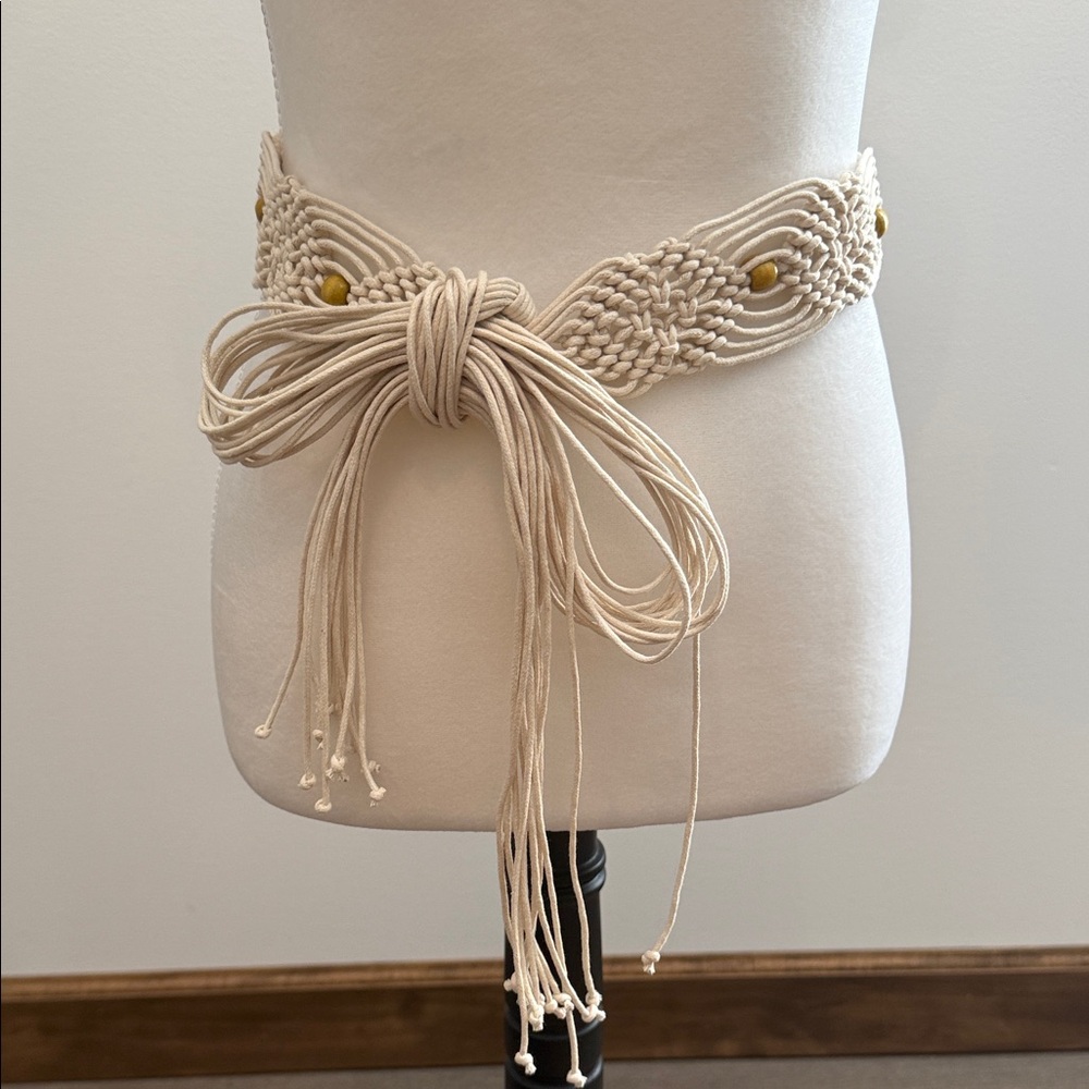 Elegant Cream Macrame Belt